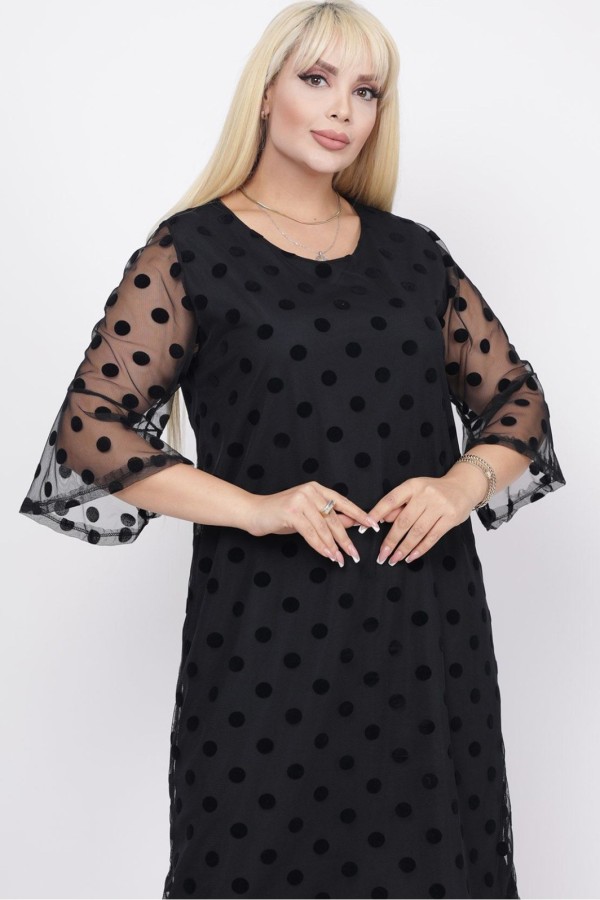Juoda suknelė su rutuliukais
