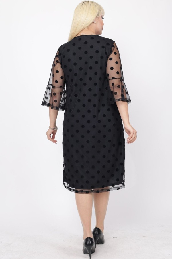 Juoda suknelė su rutuliukais