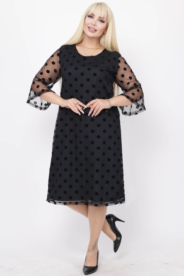 Juoda suknelė su rutuliukais