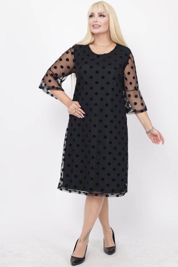 Juoda suknelė su rutuliukais