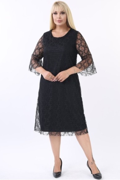 Juoda suknelė su nėriniais