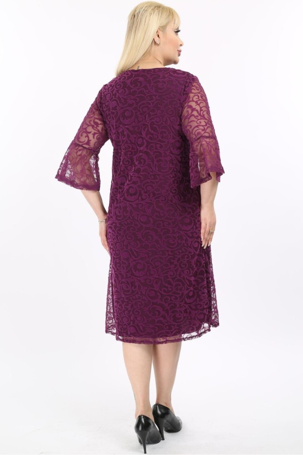 Violetinės spalvos suknelė