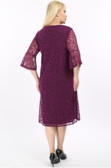 Violetinės spalvos suknelė