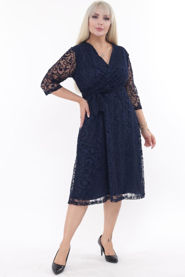 Tamsiai mėlyna suknelė