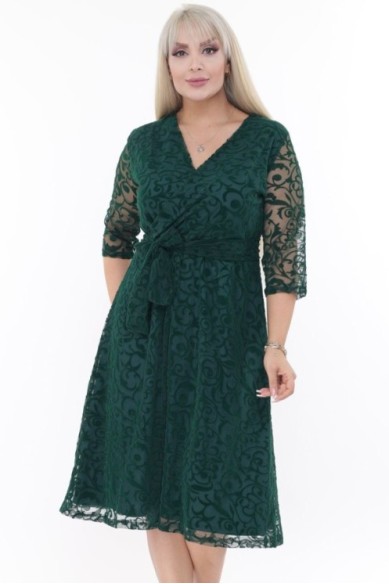 Žalia suknelė su iškirpte