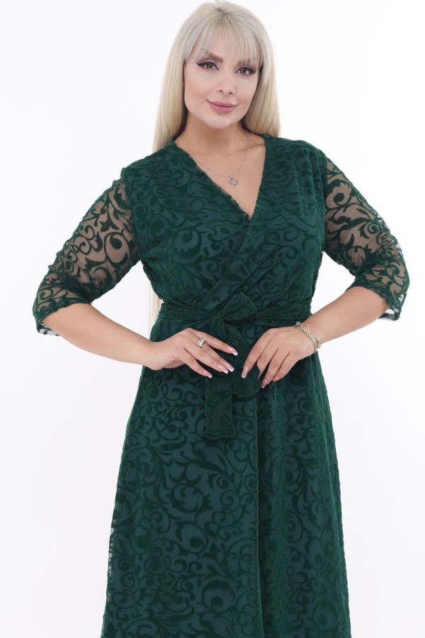 Žalia suknelė su iškirpte