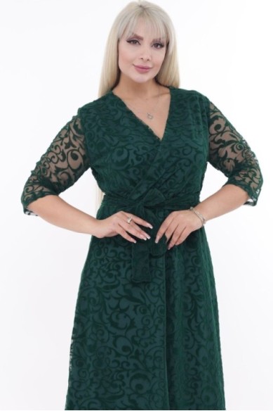 Žalia suknelė su iškirpte