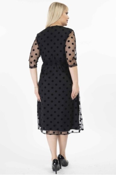 Juoda suknelė su rutuliukais