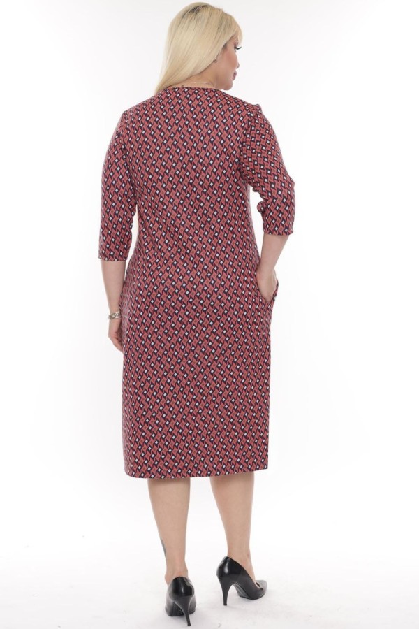 Raštuota suknelė su ornamentais