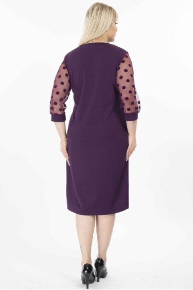 Violetinė suknelė su rutuliukais