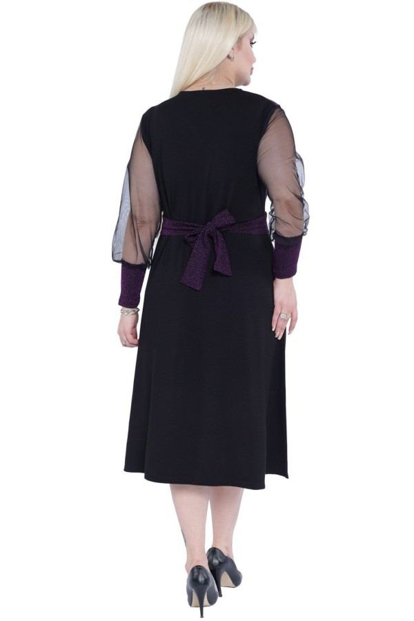 Elegantiška suknelė su iškirpte