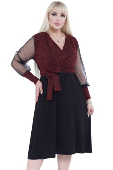 Elegantiška suknelė su iškirpte