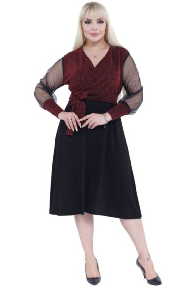 Elegantiška suknelė su iškirpte