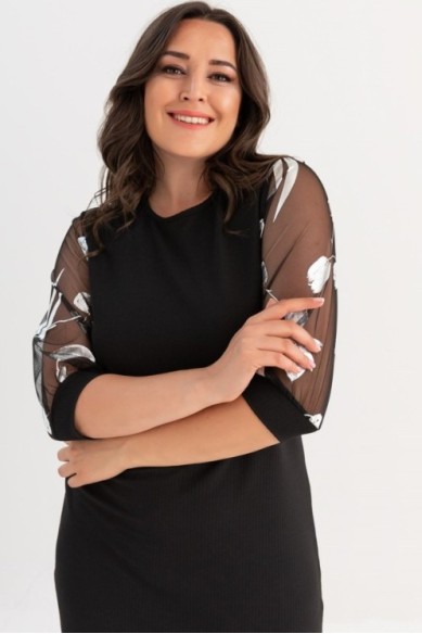 Juoda elegantiška suknelė