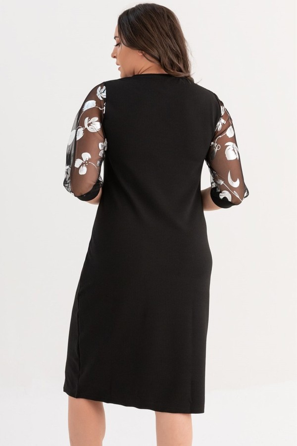 Juoda elegantiška suknelė