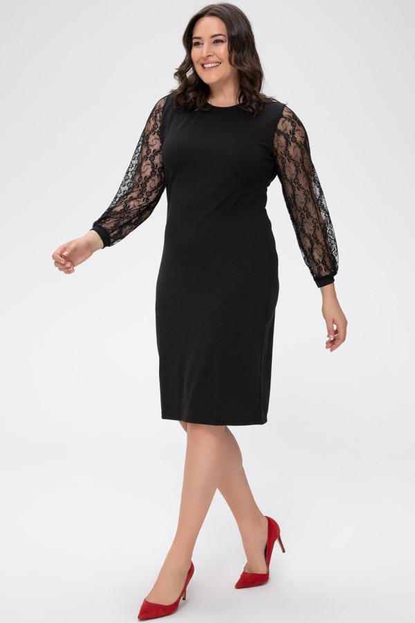 Juoda elegantiška suknelė