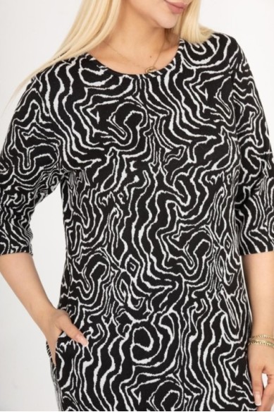 Raštuota suknelė su kišenėmis