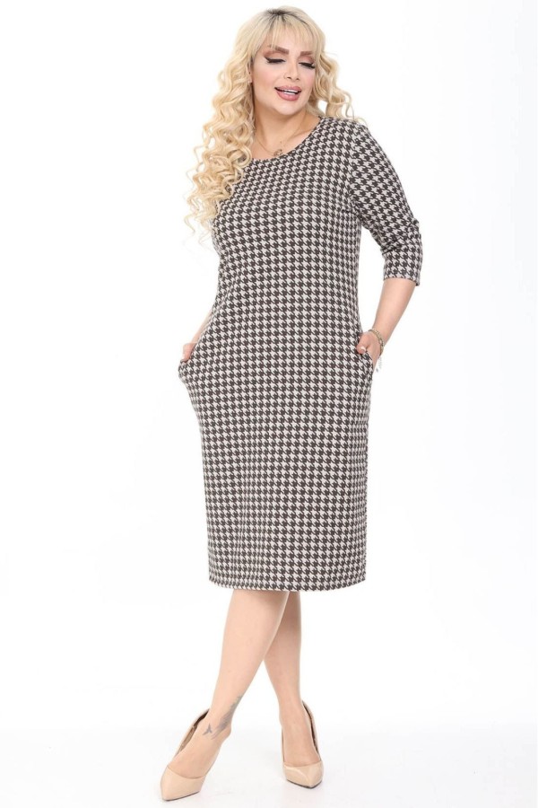 Suknelė su žasies kojelių raštais