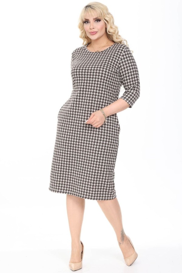 Suknelė su žasies kojelių raštais