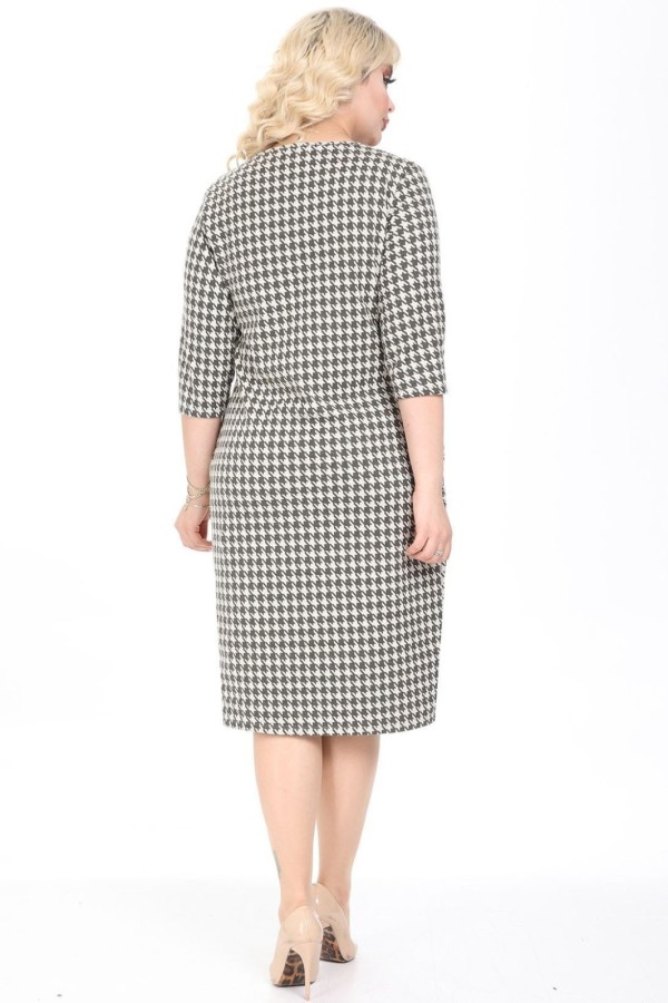 Suknelė su žasies kojelių raštais