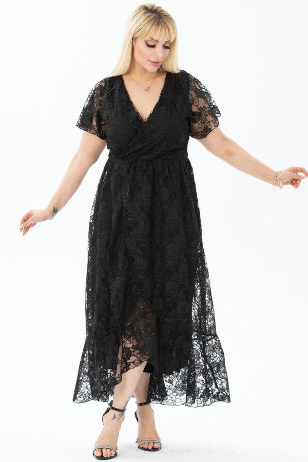 Puošni suknelė su nėriniais