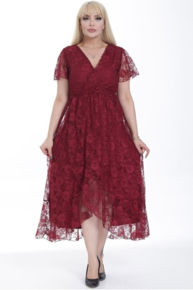 Puošni suknelė su nėriniais