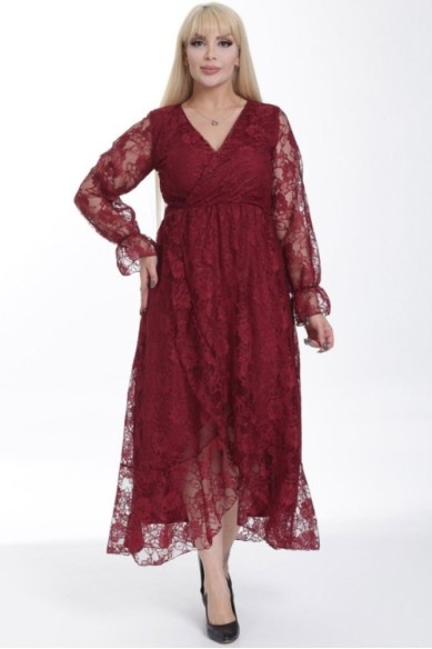 Ilga suknelė su nėriniais