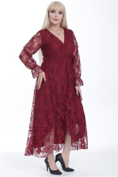 Ilga suknelė su nėriniais