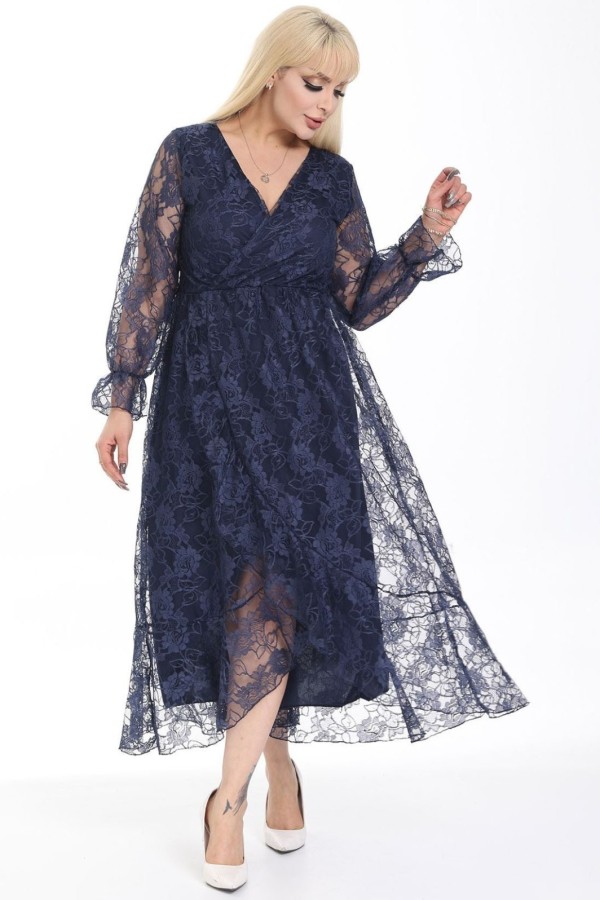 Ilga suknelė su nėriniais