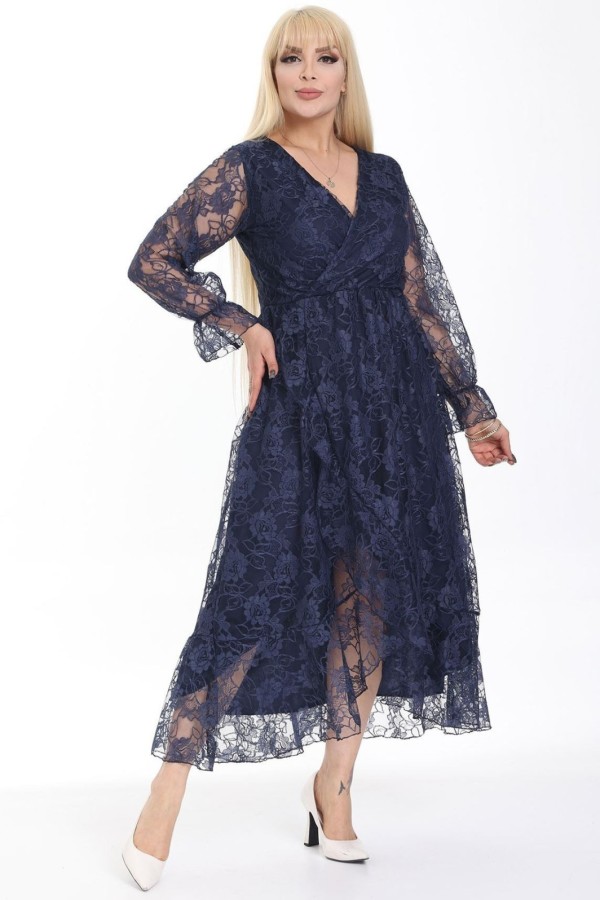 Ilga suknelė su nėriniais