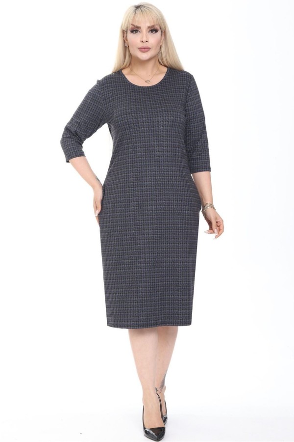 Suknelė su žasies kojelių raštais