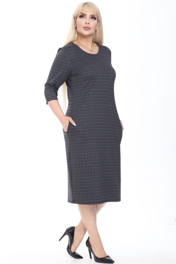 Suknelė su žasies kojelių raštais