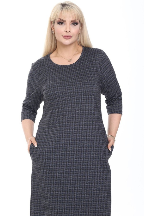 Suknelė su žasies kojelių raštais