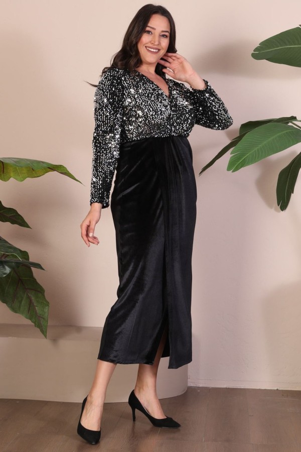 Veliūrinė suknelė su žvyneliais