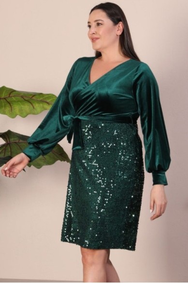 Žalia aksominė suknelė su žvyneliais