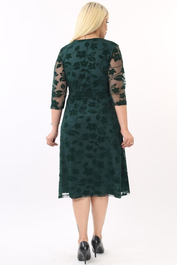 Tamsiai žalia suknelė