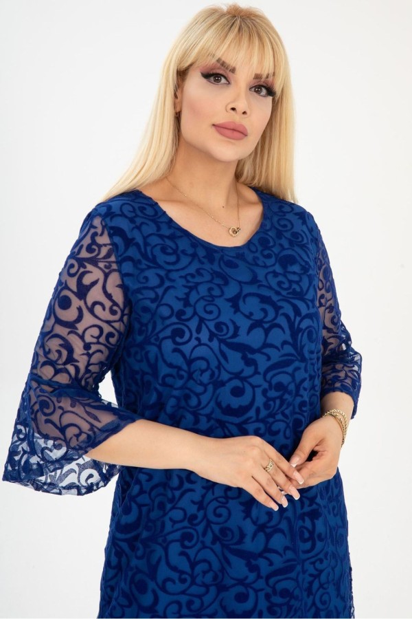 Mėlyna suknelė su nėriniais