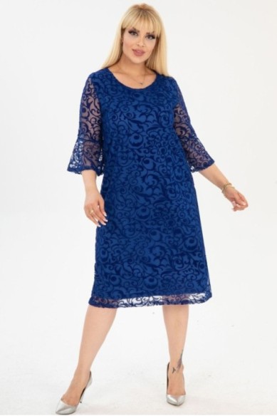 Mėlyna suknelė su nėriniais