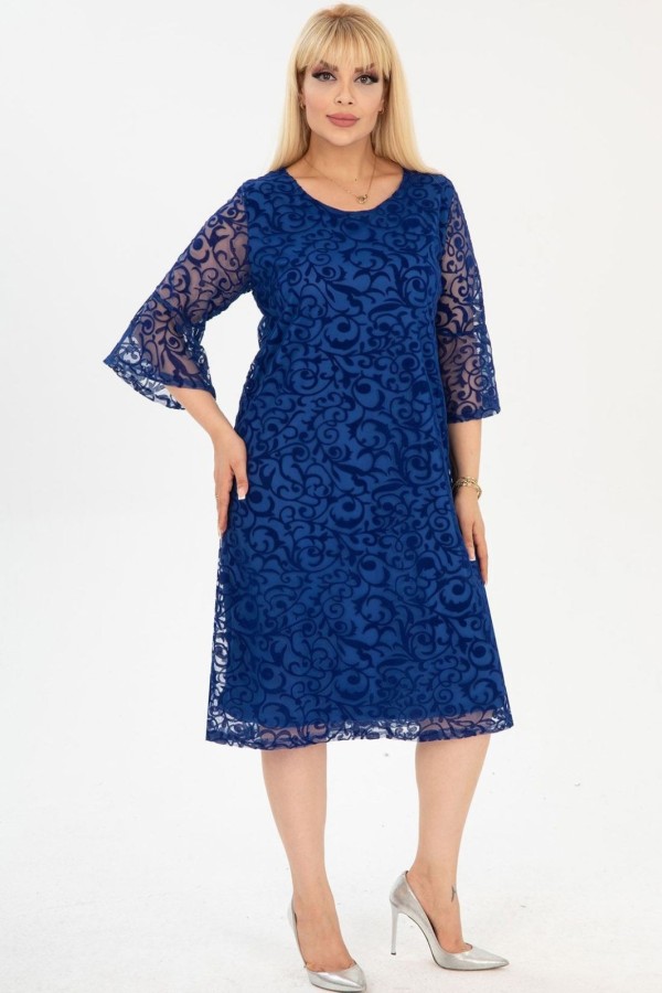 Mėlyna suknelė su nėriniais