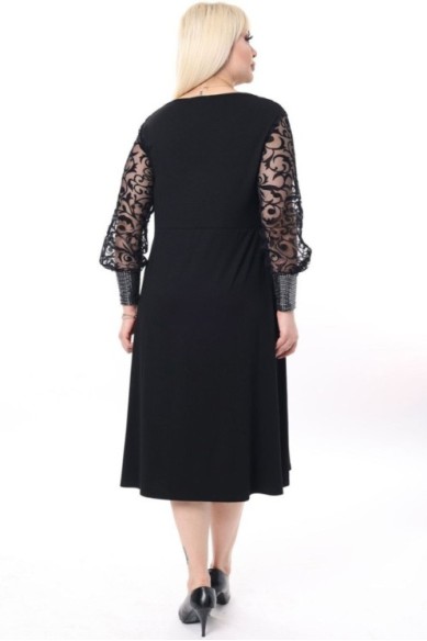 Juoda klasikinė suknelė