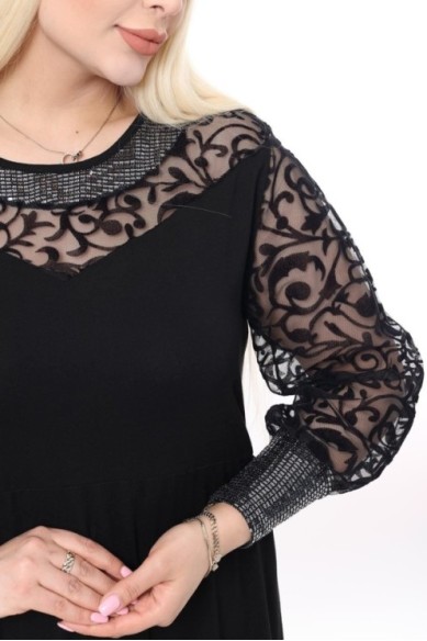 Juoda klasikinė suknelė