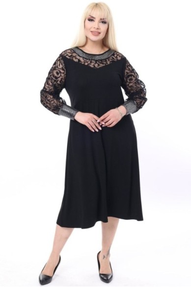 Juoda klasikinė suknelė