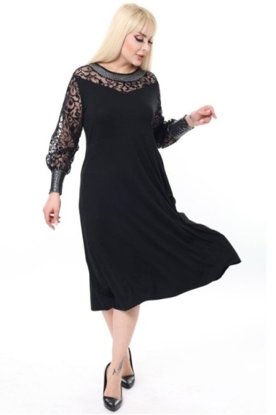 Juoda klasikinė suknelė