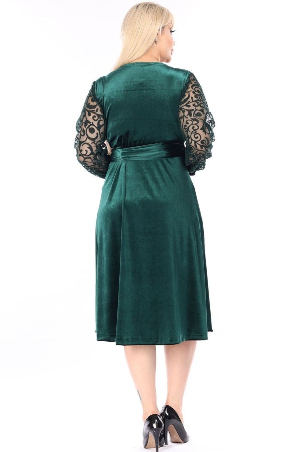 Žalia veliūrinė suknelė