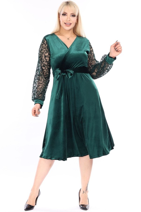 Žalia veliūrinė suknelė