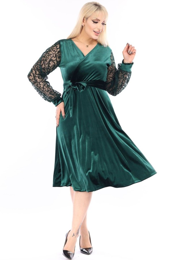 Žalia veliūrinė suknelė