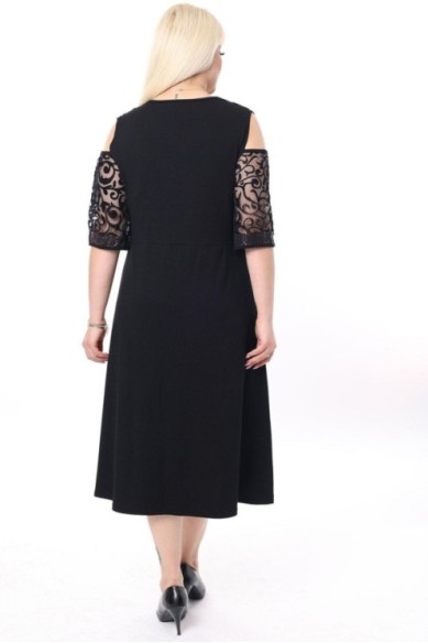 Juoda didelių dydžių suknelė