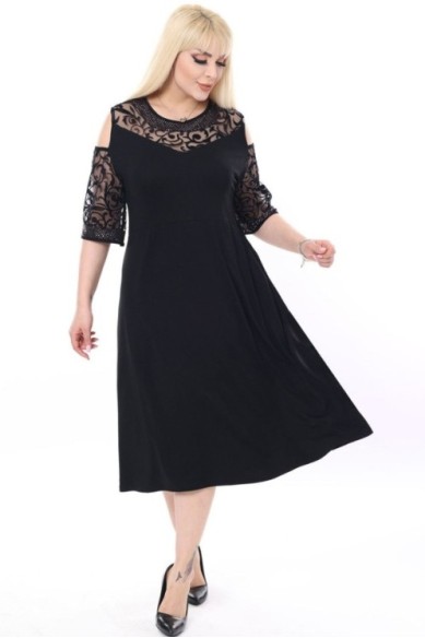 Juoda didelių dydžių suknelė