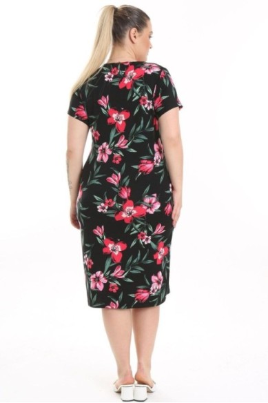 Marga suknelė apkūnioms