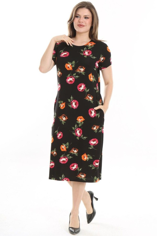 Juoda gėlėta suknelė apkūnioms